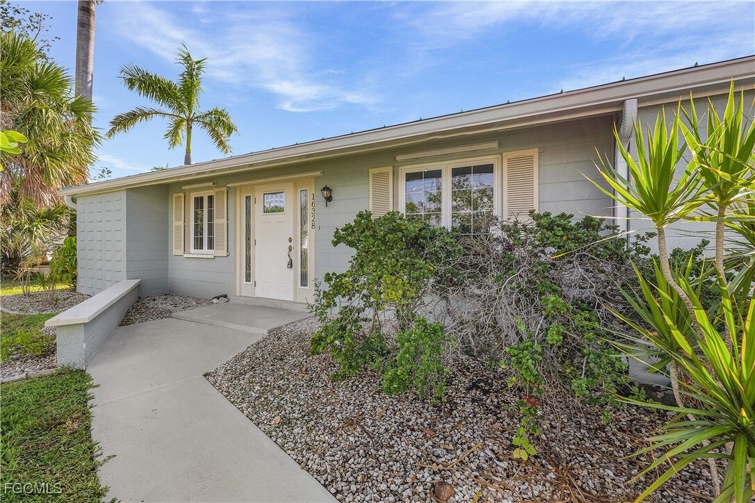 Property Photo:  16328 Buccaneer Street  FL 33922 