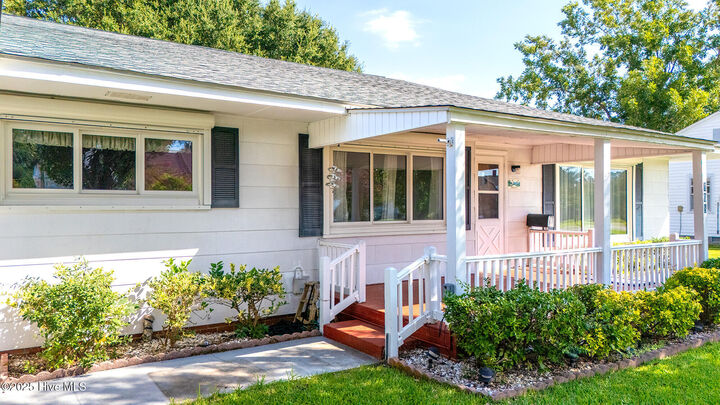 Property Photo: 108 Circle Drive NC 28516