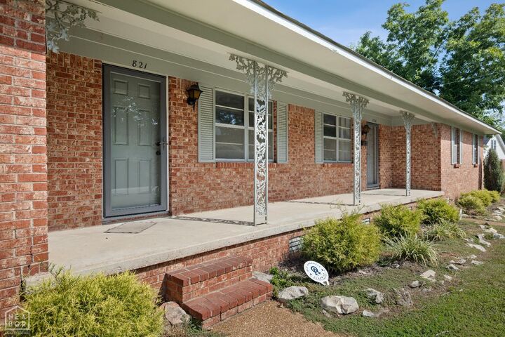 Property Photo: 823 NW 5th Street AR 72476