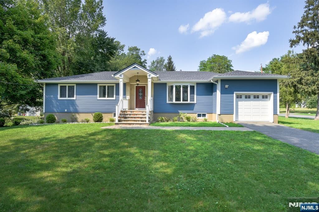 Property Photo:  11 Wildwood Trail  NJ 07005 