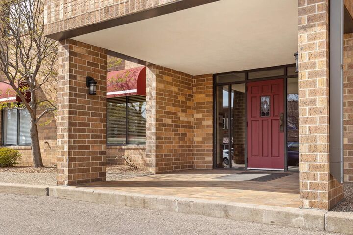 Property Photo:  745 Grand Avenue 404  MN 55105 