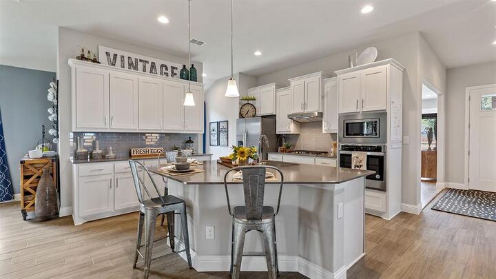 Property Photo: 2800 McCormick Street TX 76205