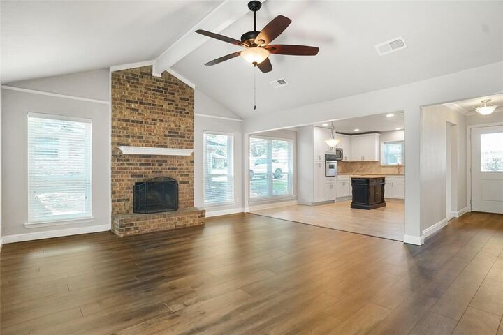 Property Photo: 7912 Irish Drive TX 76180