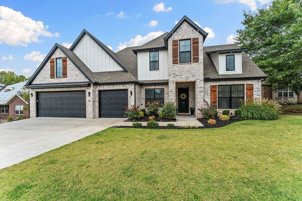 Property Photo: 4205 NE Kensington Avenue AR 72712