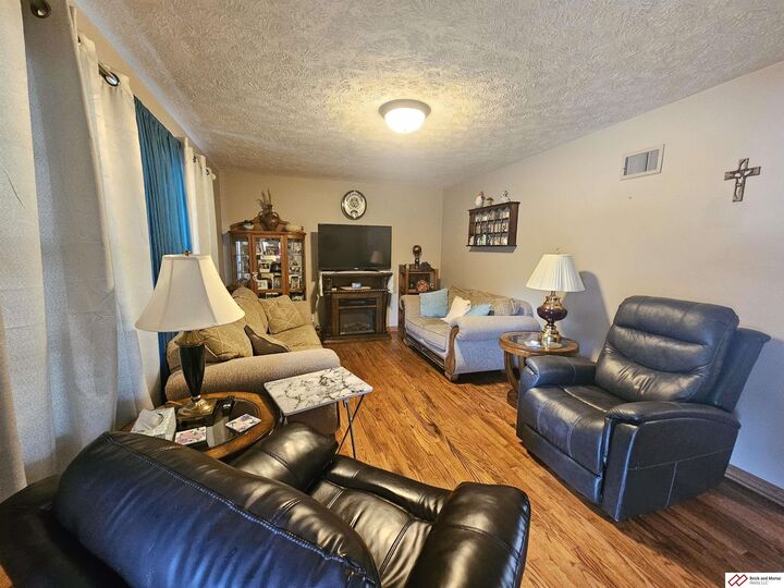 Property Photo: 410 N 17th Street NE 68310