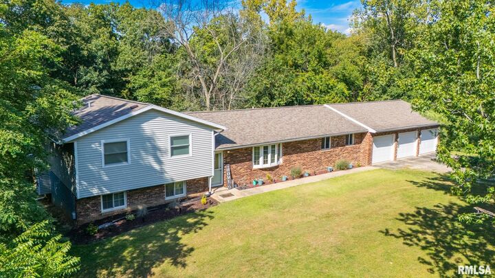 Property Photo: 10821 W Woodhaven Drive IL 61536