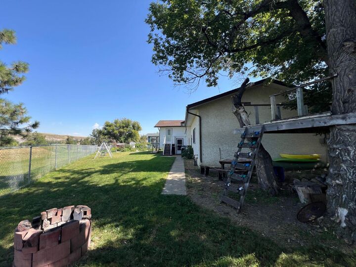 Property Photo: 1408 Newcastle Trail AB T0J 0Y2