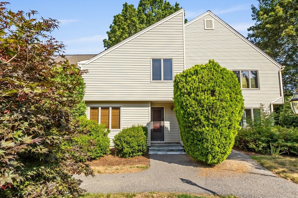 Property Photo:  407 Great Rd 9  MA 01720 