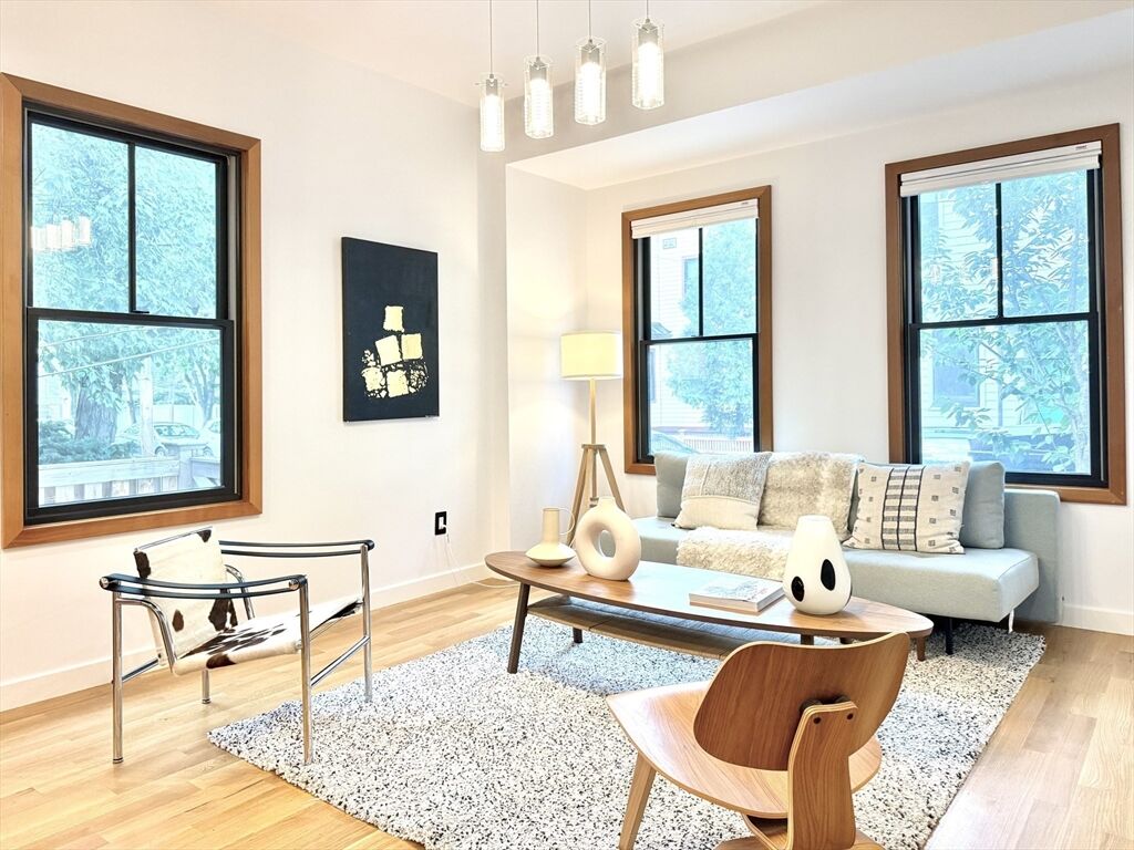 Property Photo:  8 Lopez St 8  MA 02139 