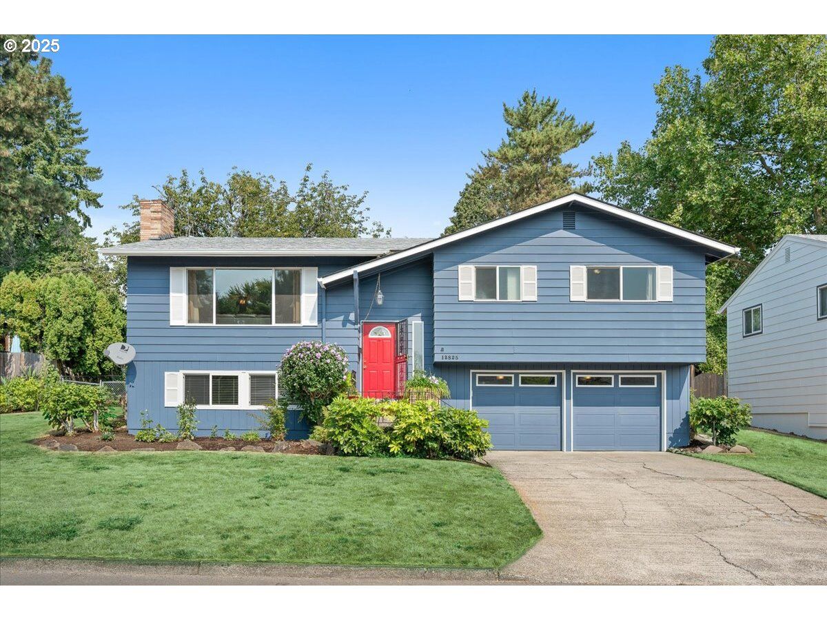 Property Photo:  12825 SW Evergreen St  OR 97005 
