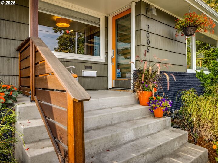 Property Photo:  7006 NE Prescott St  OR 97218 