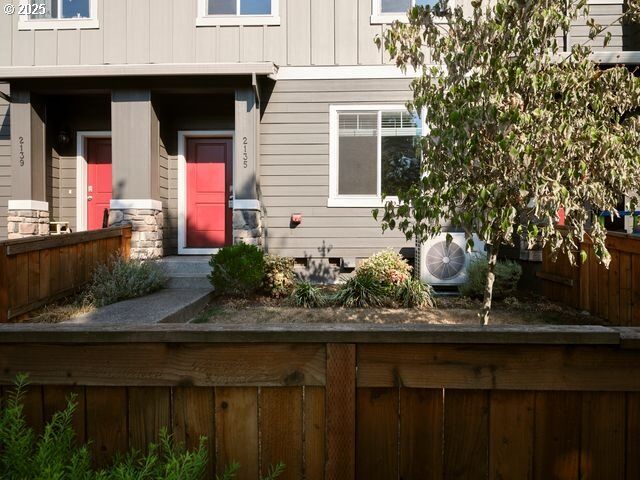 Property Photo: 2135 NE Four Seasons Ln WA 98684