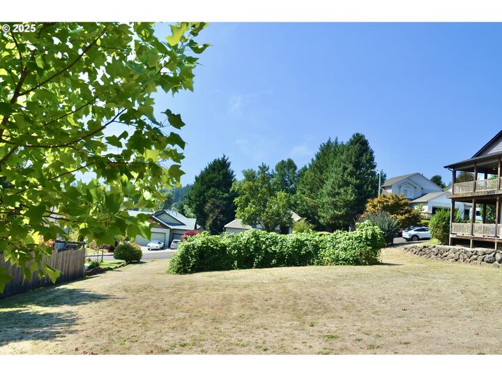 Property Photo: 2144 37th St WA 98671