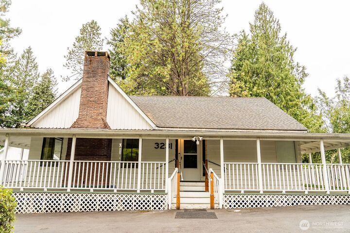 Property Photo: 3231 Virginia Way WA 98632