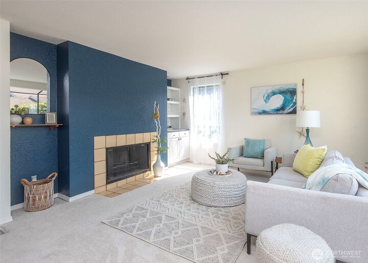 Property Photo: 1321 S Puget Drive E11 WA 98055