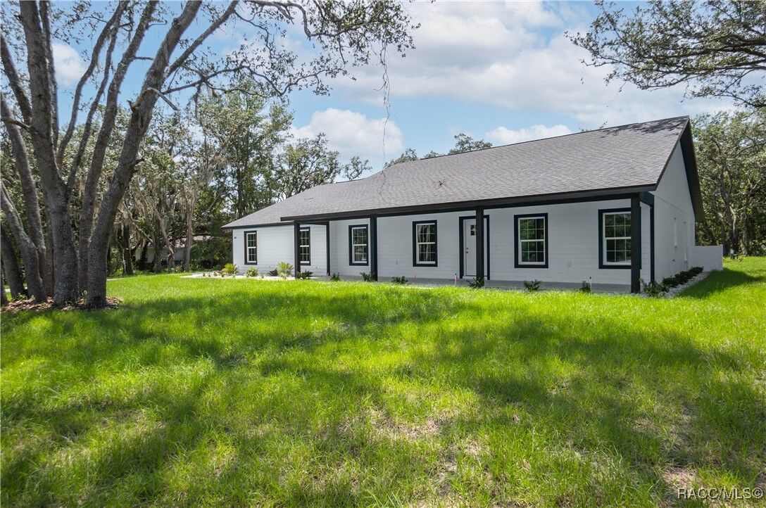 Property Photo: 530 N Highview Avenue FL 34442