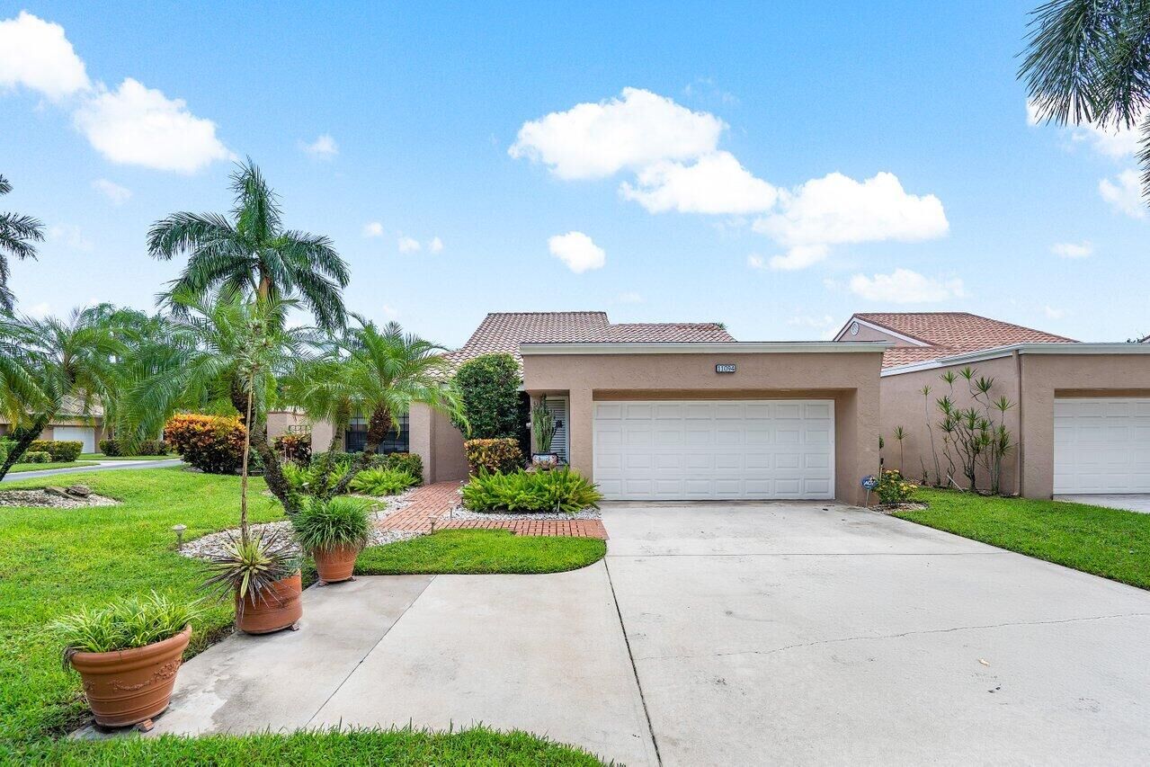 Property Photo: 11094 Applegate Lane FL 33437