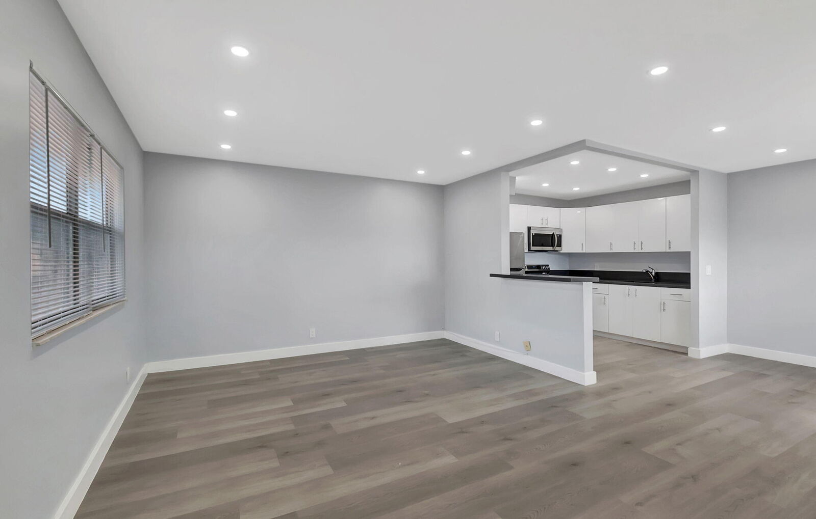 Property Photo: 171 Monaco D FL 33446