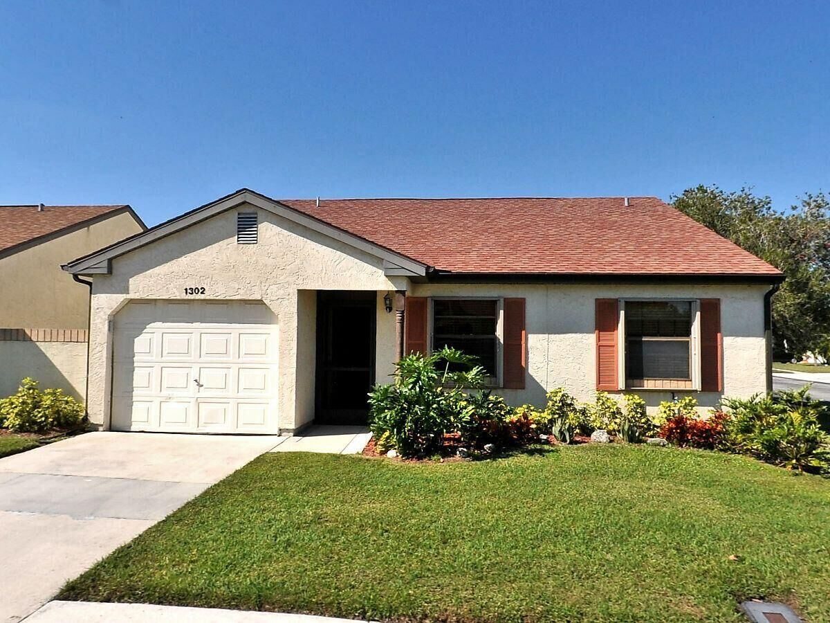 Property Photo:  1302 SE Birmingpost Court  FL 34952 