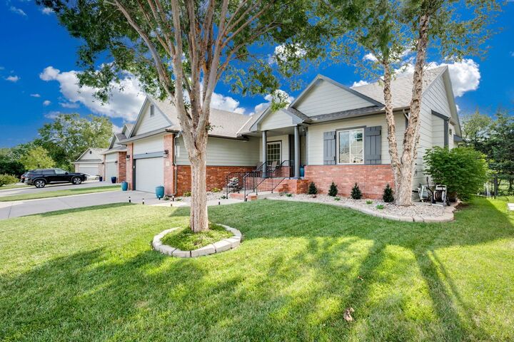Property Photo:  1017 S Rue St  KS 67207 