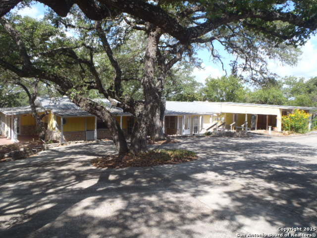 Property Photo: 650 Oakleaf TX 78133