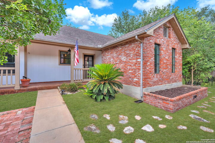 Property Photo: 2310 Encino Crossing TX 78259