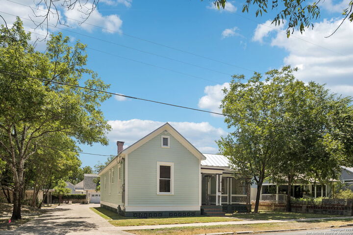 Property Photo: 122 Leopold TX 78210