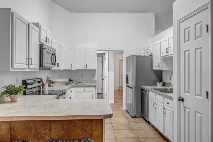 Property Photo: 98 Roxboro Dr FL 32164