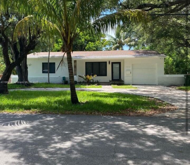 Property Photo: 13236 NE 4th Ave FL 33161