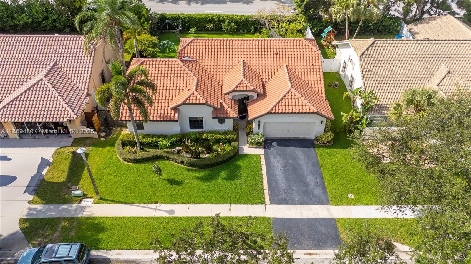 Property Photo: 10900 NW 18th Ct FL 33322