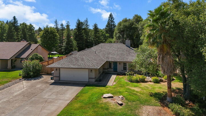 2323 Castlewood Drive  Redding CA 96002 photo
