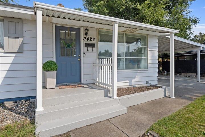Property Photo:  2424 W Decatur Ave  WA 99205 