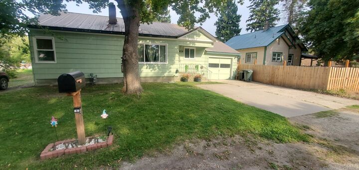 Property Photo: 304 N Third St WA 99109