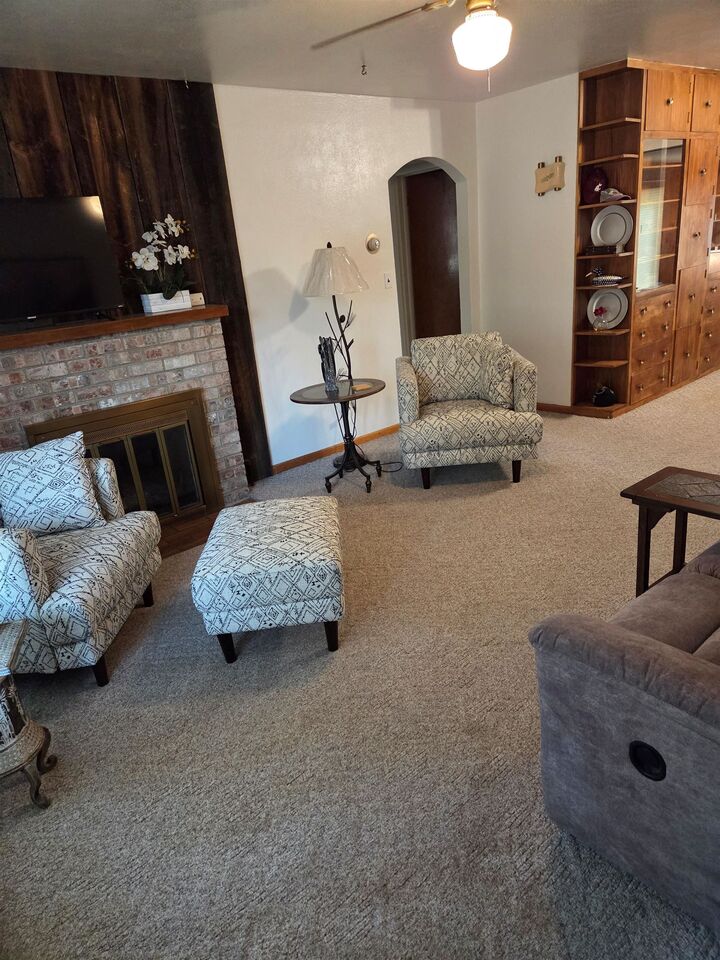 Property Photo:  304 N Third St  WA 99109 