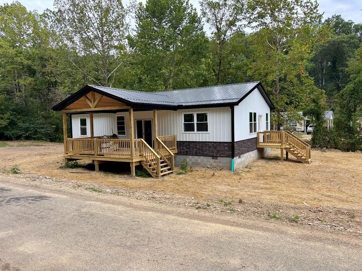 Property Photo: 2765 Bobo Road OH 45613