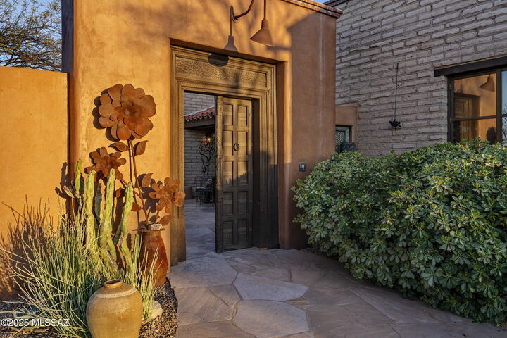 Property Photo: 535 E Dusty View Drive AZ 85755