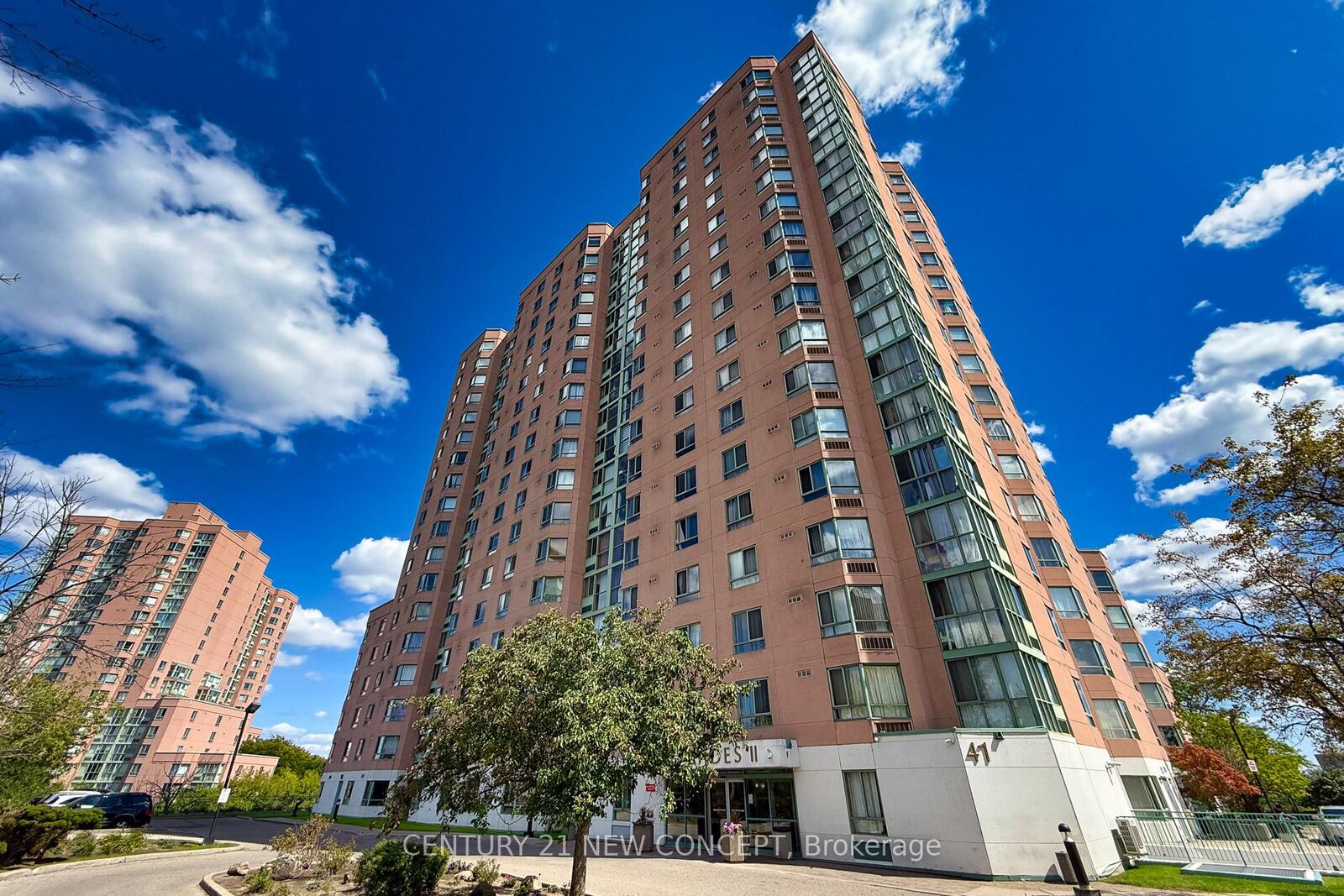 Property Photo:  41 Markbrook Lane Ph11  ON M9V 5E6 
