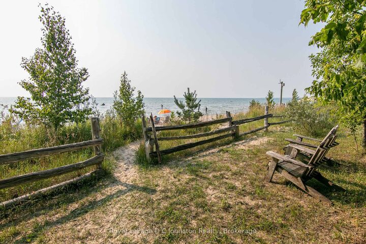 Property Photo: 105 5th Avenue S ON N0H 2L0