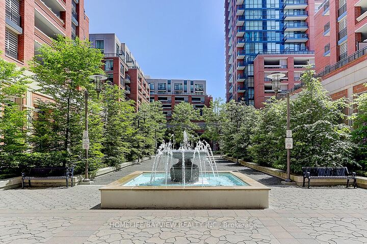 Property Photo: 830 Lawrence Avenue W 2204 ON M6A 0B6