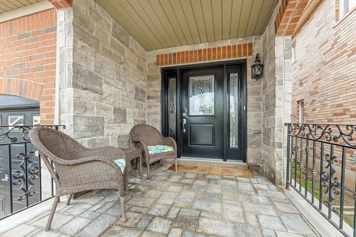 Property Photo:  602 Yates Drive  ON L9T 7R1 