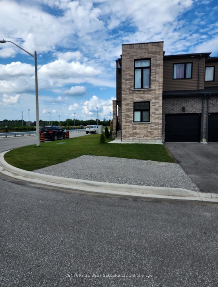 Photo de la propriété:  114 Fairlane Avenue  ON L9J 0M5 