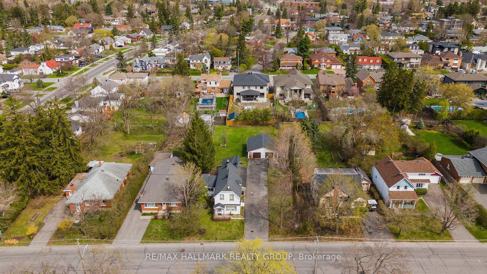 Property Photo:  279/285 Pleasant Park Road  ON K1H 5M7 
