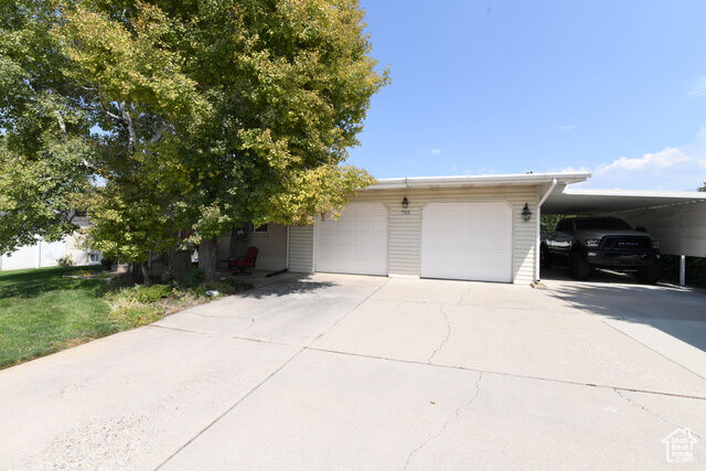 Property Photo: 722 W 2175 S UT 84087
