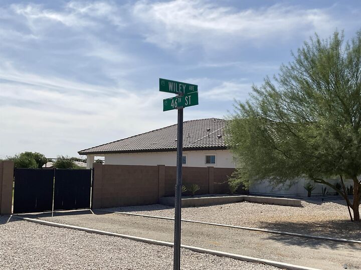 Property Photo:  12651 S Wiley Ave  AZ 85365 
