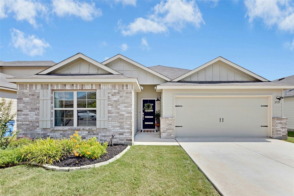 Property Photo: 2929 Greenbriar TX 78155