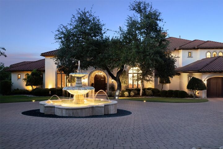 457 Brandon Way  Austin TX 78733 photo
