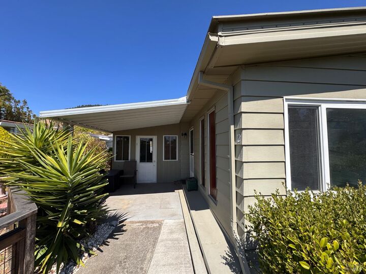 Property Photo: 12 Sandstone Court CA 95409