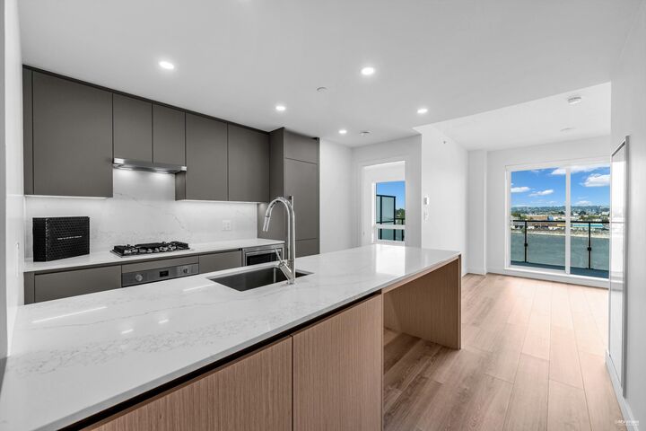 5593 Number 3 Road 610 — photo 1
