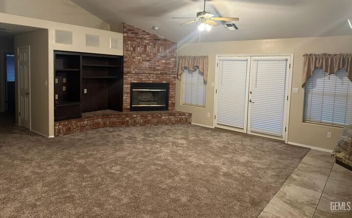 Property Photo:  5504 Danbury Court  CA 93312 