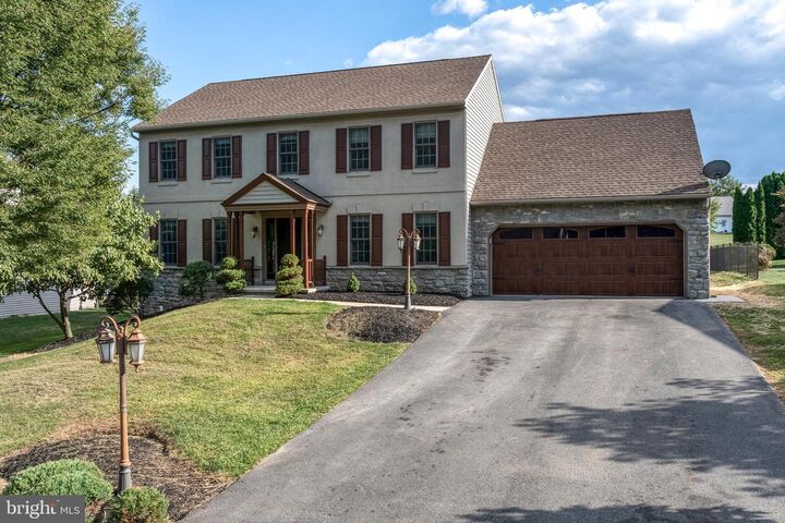 970 Castle Pond Drive  York PA 17402 photo